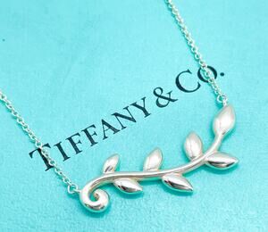 Tiffany & Co. Paloma Picasso Olive Branch Pendant Necklace Sterling Silver 18"